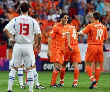荷兰跟捷克欧洲杯（欧洲杯荷兰对捷克比赛场地）
