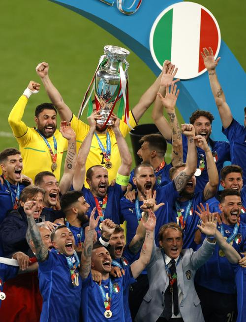 意大利夺冠之路欧洲杯（意大利夺得欧洲杯冠军杯）